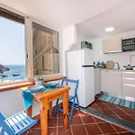 Cantone Di Mena, Apartment